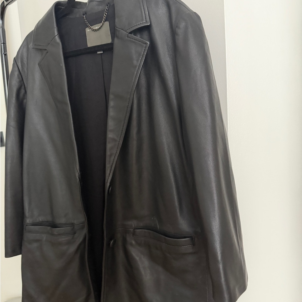 NWOT Women’s Oversized 100% Sheep Leather Black Blazer US 8